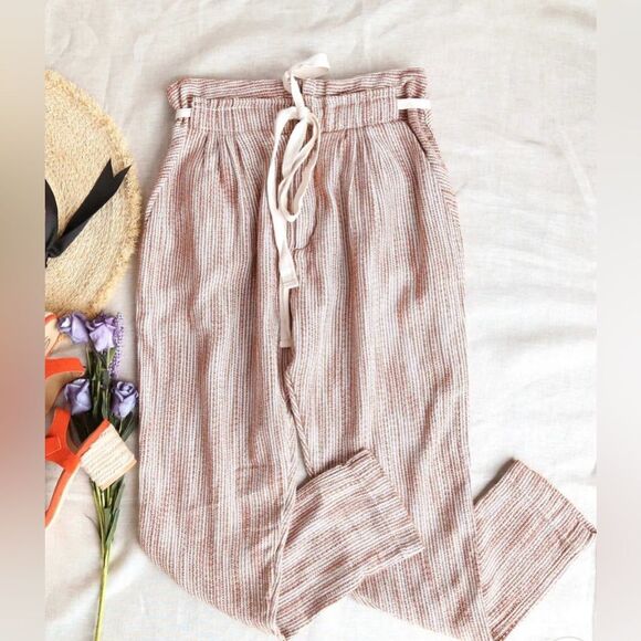 FREE PEOPLE LIGHT AT SUNRISE CROP PANTS IN BEIGE SIZE 4 
Missing white tie - Picture 1 of 16
